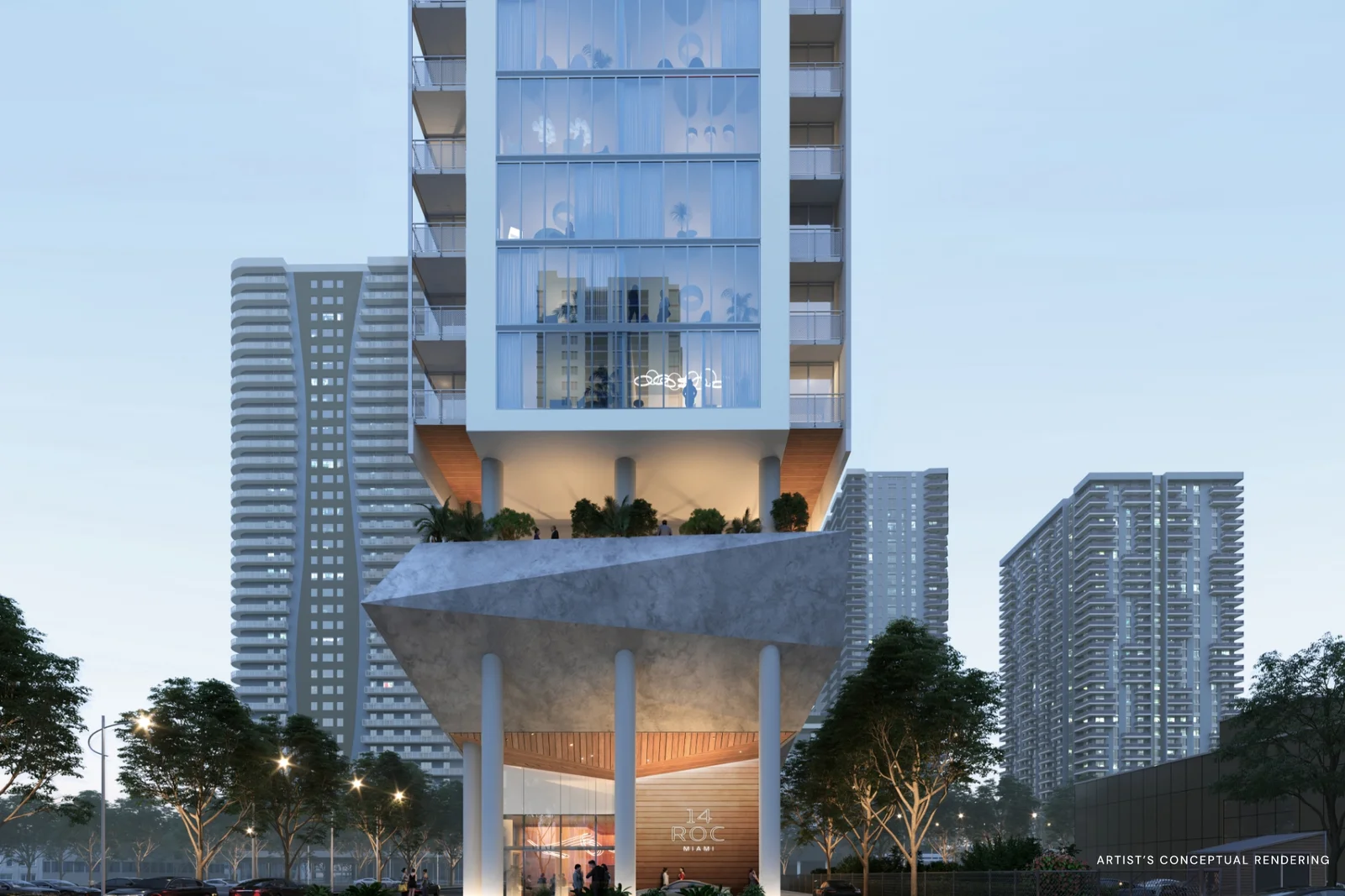 Fachada escultural do 14 ROC contra o céu de Miami